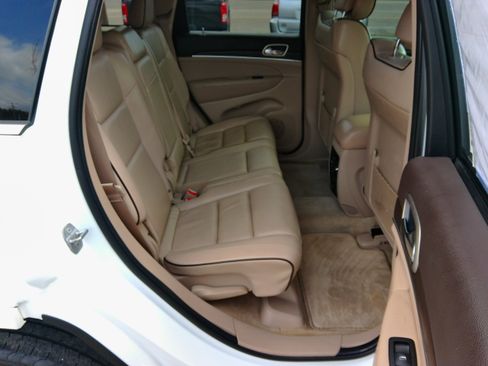 Used 2014 Jeep Grand Cherokee Overland image 29