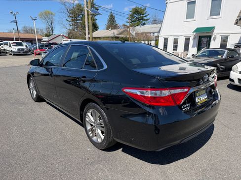 Used 2017 Toyota Camry SE image 30