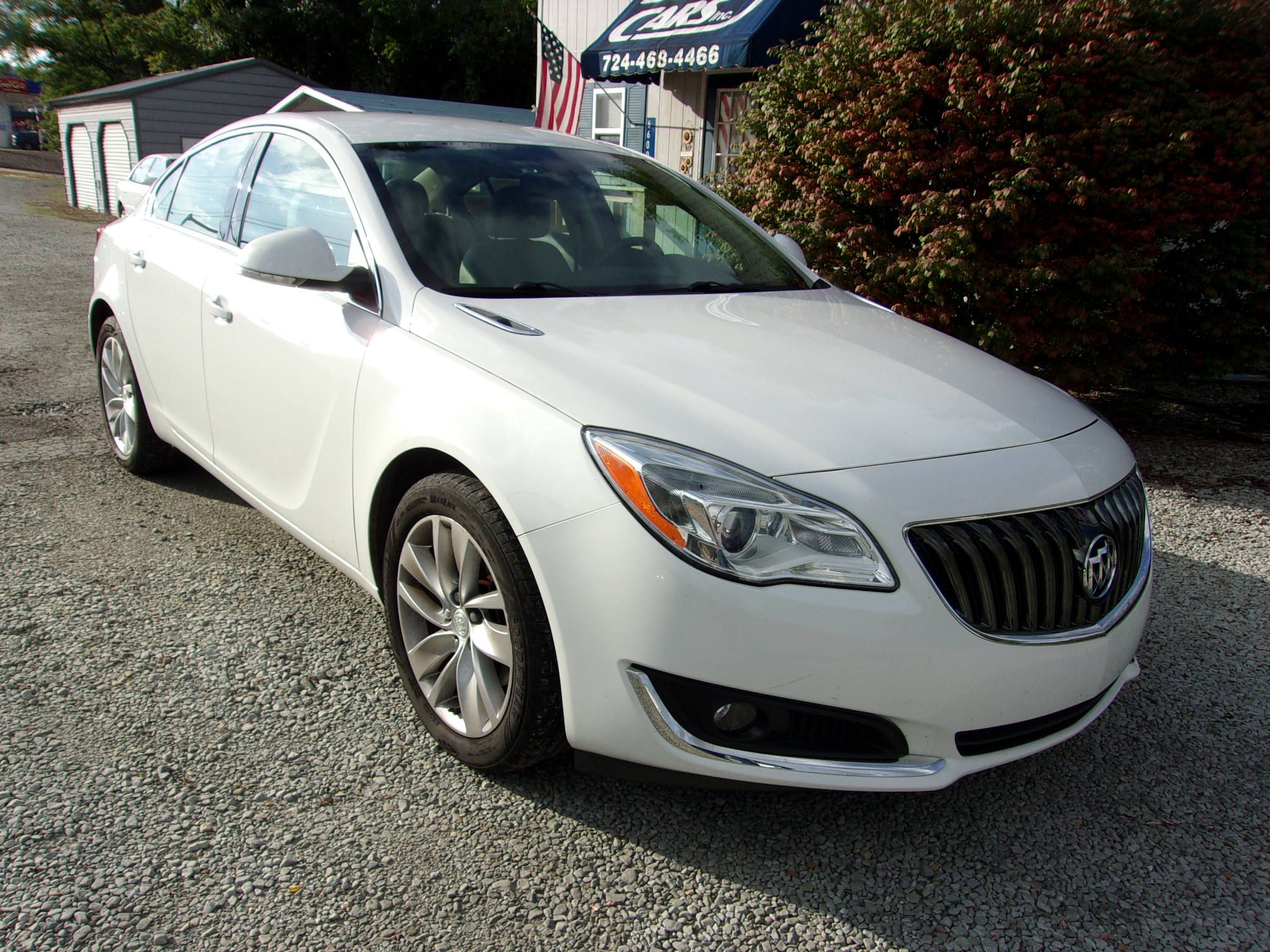 Used 2016 Buick Regal AWD image 2