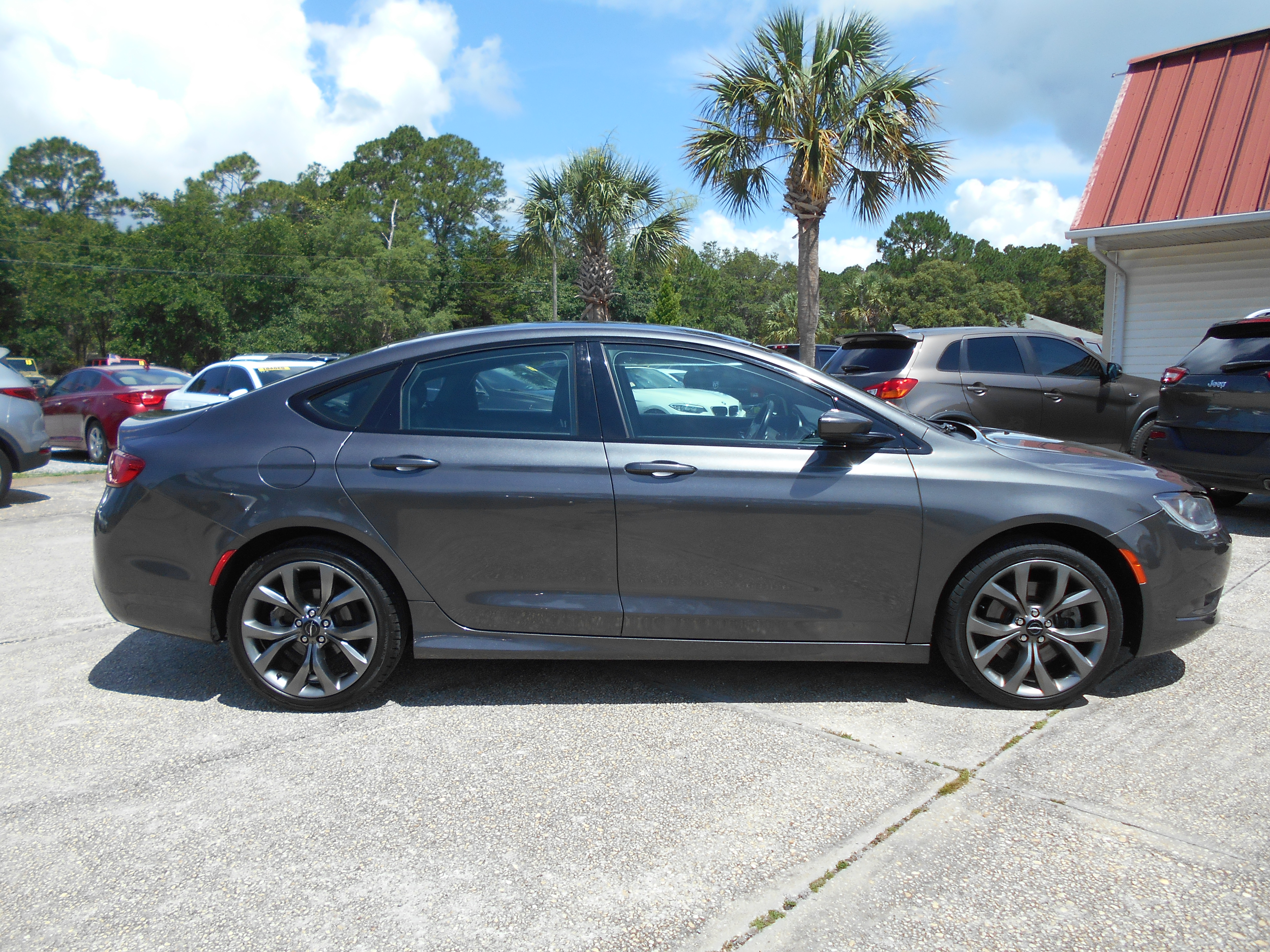 Used 2016 Chrysler 200 S FWD image 4