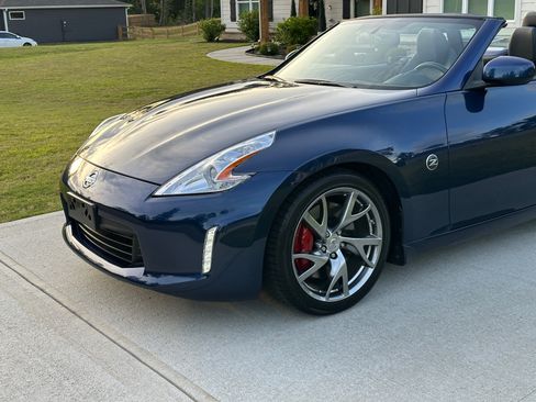 Used 2013 Nissan 370Z Touring Sport image 2