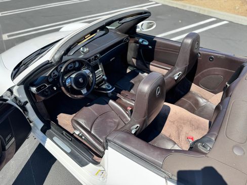 Used 2008 Porsche 911 Carrera S image 17