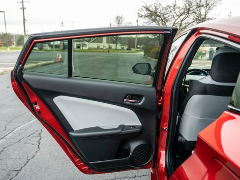 Used 2016 Toyota Prius image 22