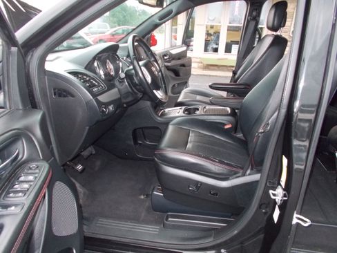 Used 2018 Dodge Grand Caravan GT FWD image 15