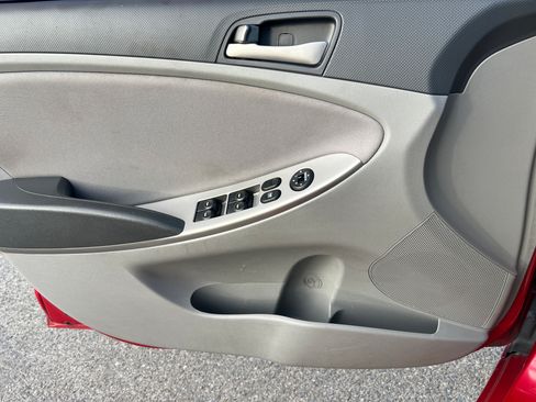 Used 2016 Hyundai Accent SE Hatchback FWD image 13