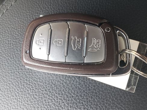 Used 2019 Hyundai Elantra SEL image 22