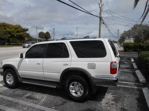 Used 1999 Toyota 4Runner SR5 image 3