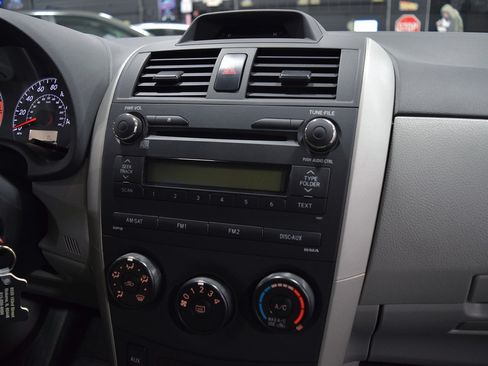 Used 2012 Toyota Corolla LE image 25