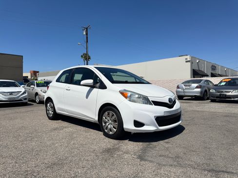 Used 2012 Toyota Yaris 2-Door Hatchback FWD image 11