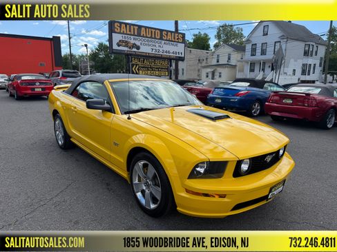 Used 2006 Ford Mustang GT Premium Convertible RWD image 1