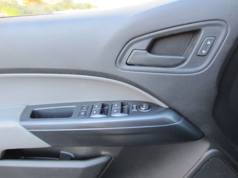 Used 2021 Chevrolet Colorado LS image 9