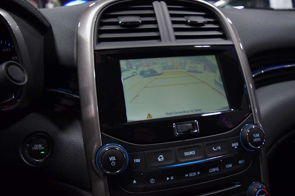 Used 2015 Chevrolet Malibu LTZ FWD image 28