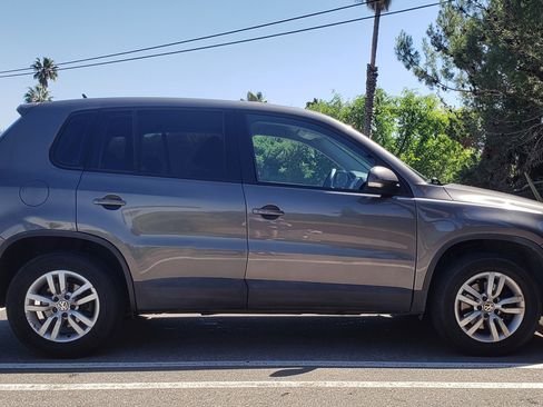 Used 2012 Volkswagen Tiguan S image 5