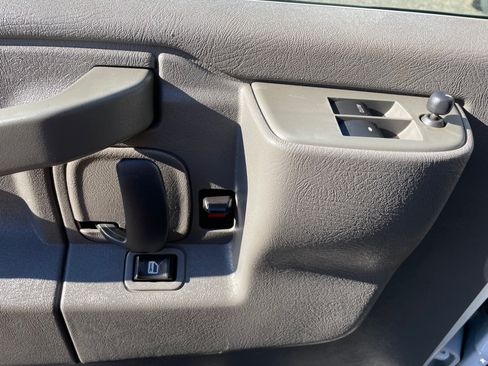 Used 2019 Chevrolet Express 3500 image 14