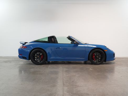 Used 2018 Porsche 911 Targa 4 GTS image 25