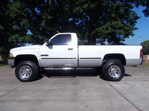 Used 1998 Dodge Ram 2500 Truck AWD/4WD image 2