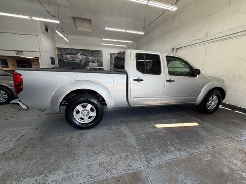 Used 2008 Nissan Frontier 2WD Crew Cab image 7