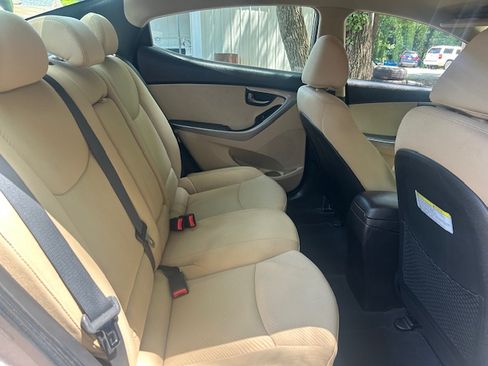 Used 2013 Hyundai Elantra Sedan FWD image 22