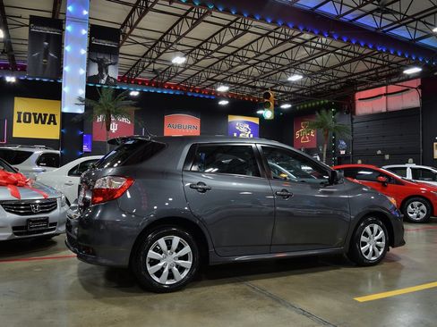 Used 2012 Toyota Matrix S FWD image 7