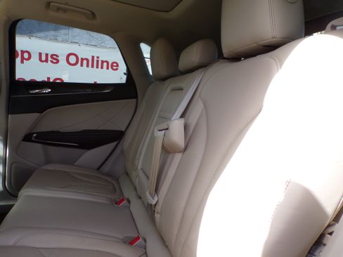 Used 2017 Lincoln MKC Reserve image 7