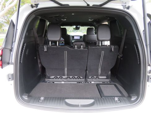 Used 2025 Chrysler Pacifica Select image 36