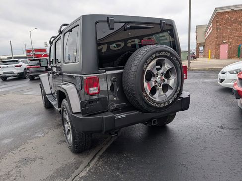 Used 2018 Jeep Wrangler Unlimited Sahara image 4
