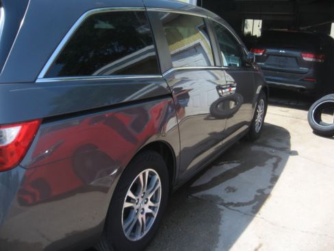 Used 2011 Honda Odyssey EX image 4