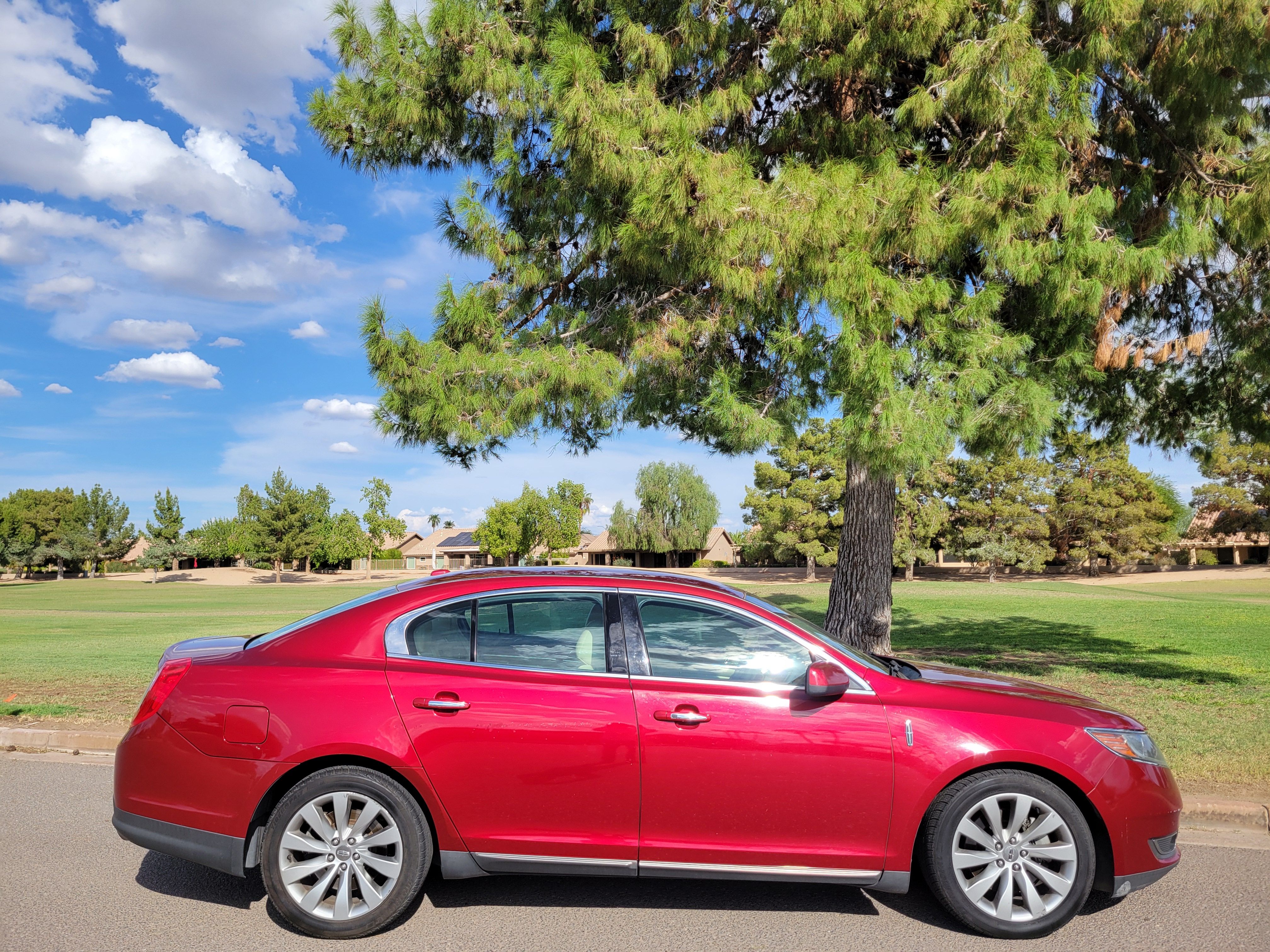 Used 2013 Lincoln MKS w/ Ultimate Package FWD image 2