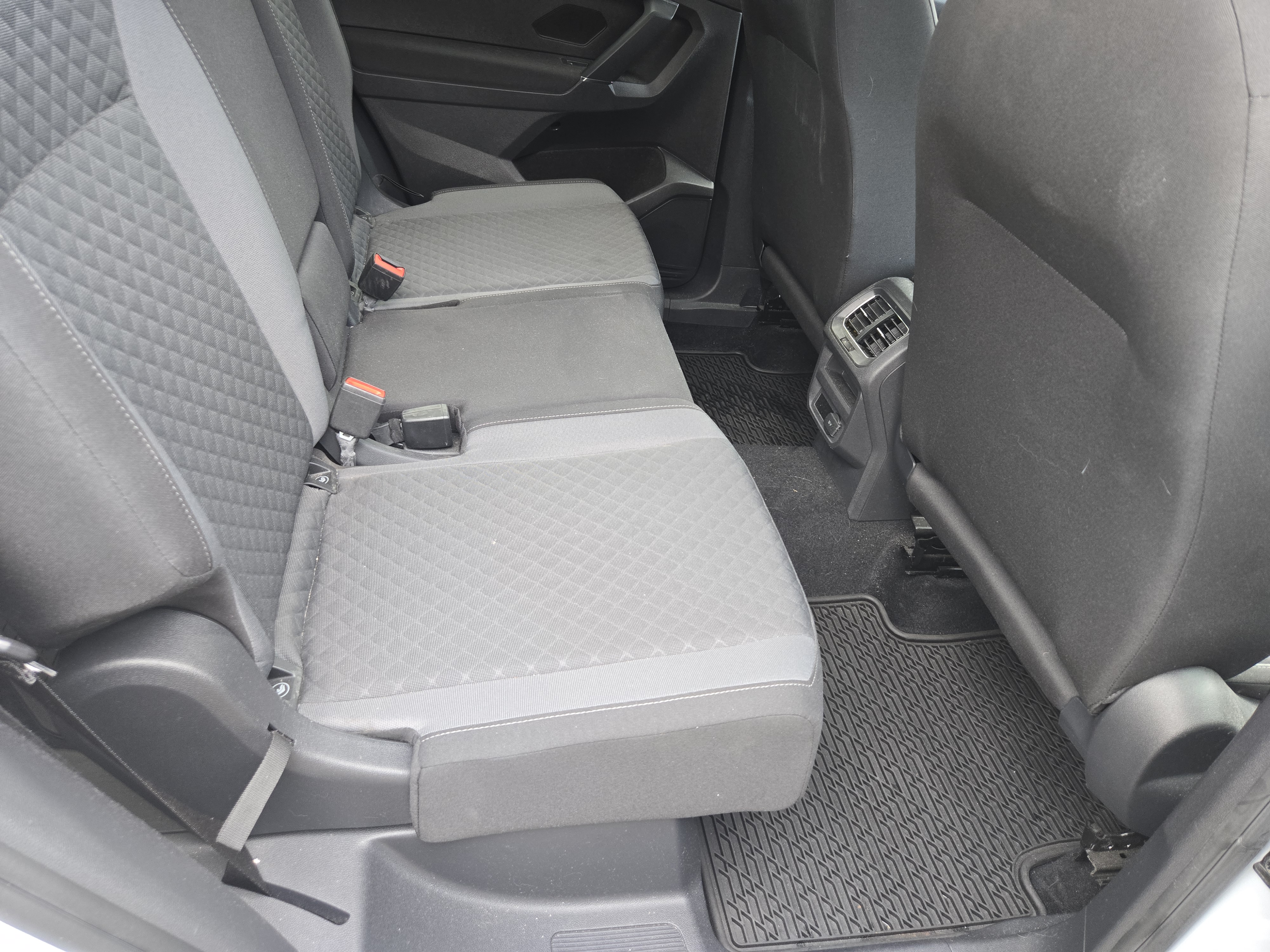 Used 2018 Volkswagen Tiguan FWD S image 25