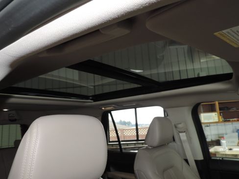 Used 2023 Ford Expedition Limited image 27