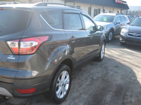 Used 2018 Ford Escape SE image 5