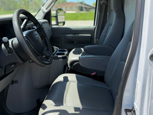 Used 2021 Ford E-350 and Econoline 350 image 8