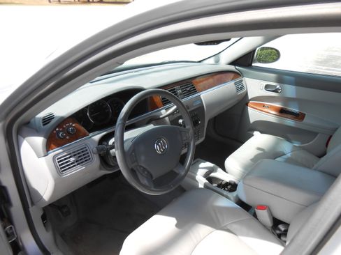 Used 2005 Buick LaCrosse CXL image 12