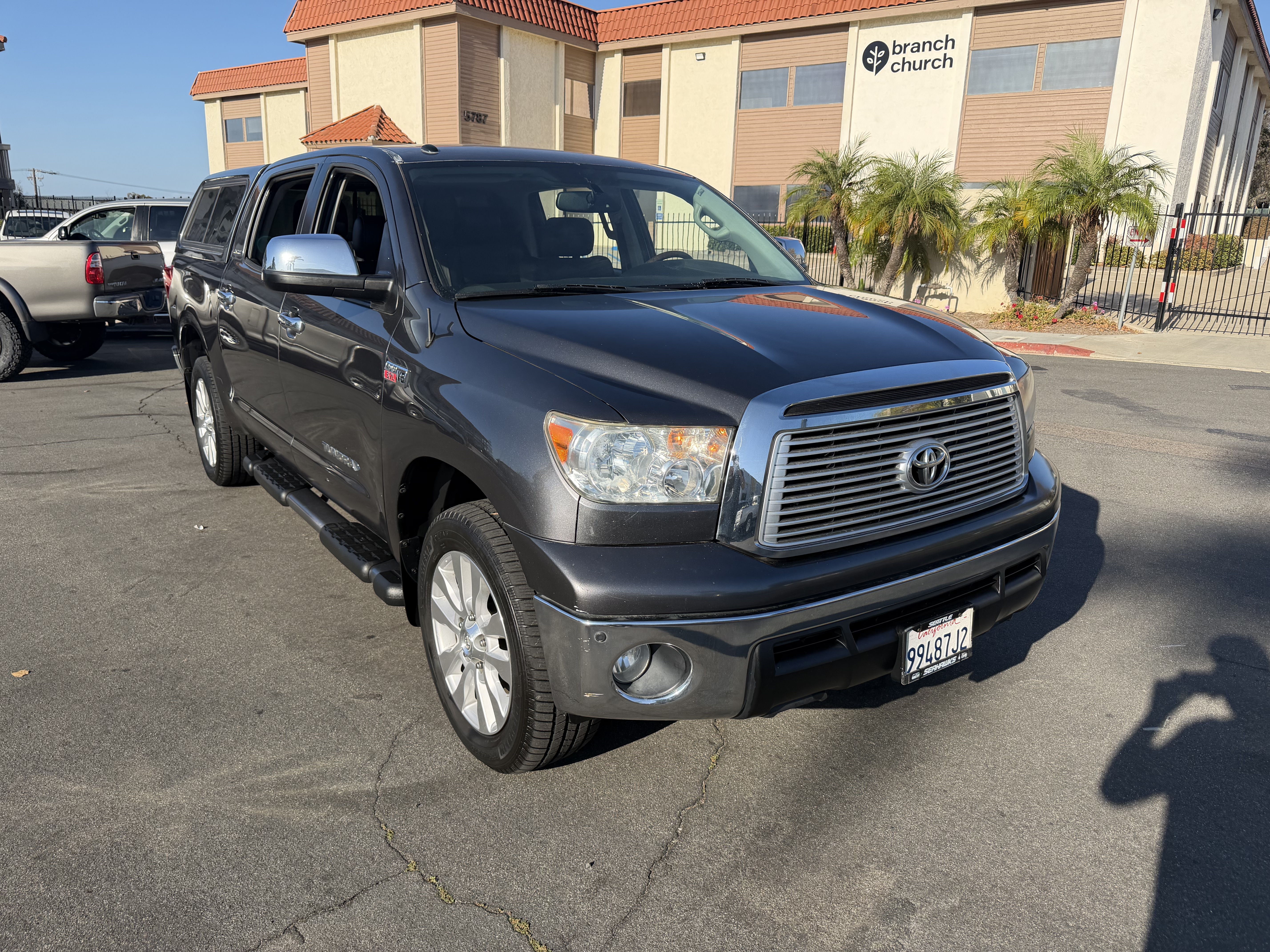 Used 2013 Toyota Tundra 4x4 CrewMax Platinum image 11