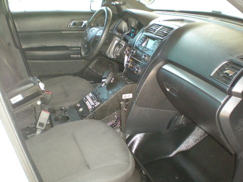 Used 2016 Ford Explorer 4WD Police Interceptor image 5