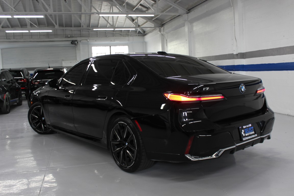 Used 2024 BMW i7 eDrive50 RWD image 14