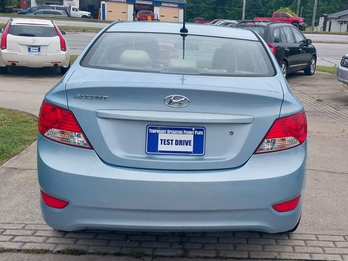 Used 2014 Hyundai Accent GLS image 6
