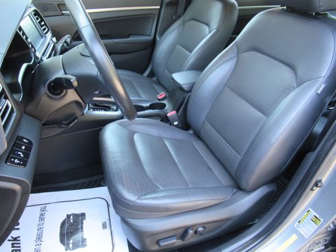 Used 2019 Hyundai Elantra Limited Sedan FWD image 16