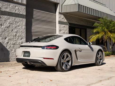Used 2023 Porsche 718 Cayman image 7