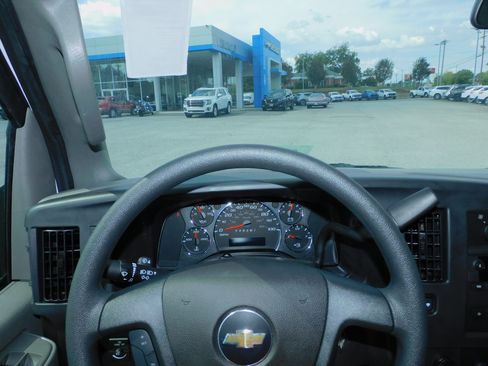 New 2025 Chevrolet Express 3500 image 2