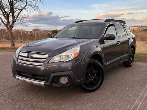Used 2014 Subaru Outback 2.5i Limited image 4