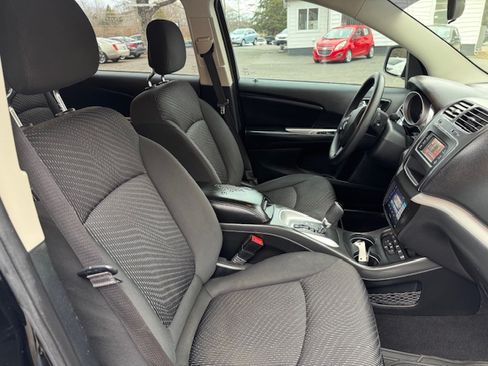 Used 2015 Dodge Journey SE image 17