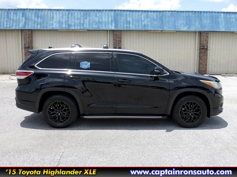 Used 2015 Toyota Highlander XLE V6 FWD image 17