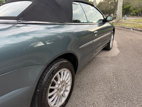 Used 2005 Chrysler Sebring Touring image 35