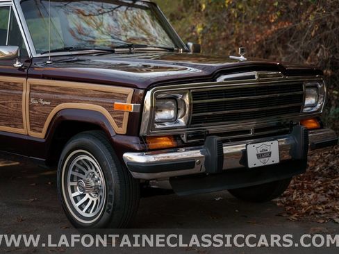 Used 1991 Jeep Grand Wagoneer image 10
