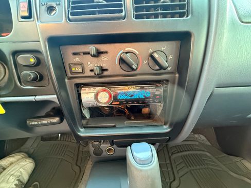 Used 1999 Toyota Tacoma PreRunner image 12