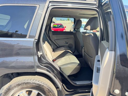 Used 2009 Jeep Grand Cherokee Limited image 19
