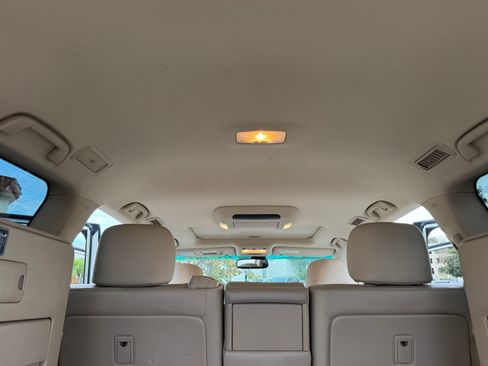 Used 2013 Toyota Land Cruiser image 30