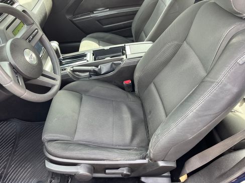 Used 2010 Ford Mustang GT image 8