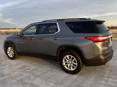 Used 2020 Chevrolet Traverse LT image 12